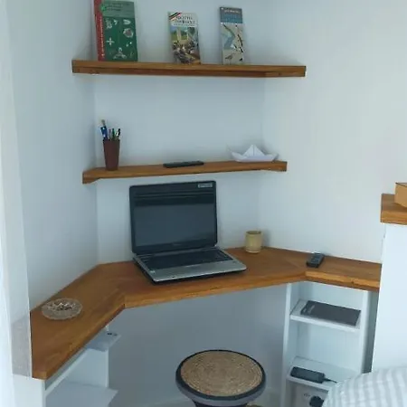 Bright Studio In Downtown Apartmán